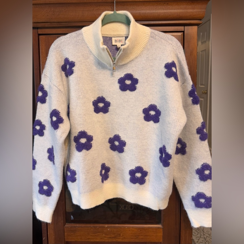 BiBi Women's Turtleneck Zip Cream Sweater with Purple Floral Design NWT - Picture 3 of 11